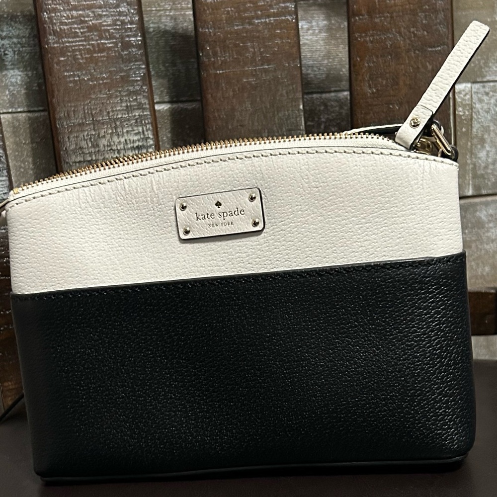 Authentic Kate Spade NWOT crossover purse